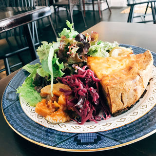 本日のキッシュとおまかせサラダのプレート(Little chef)