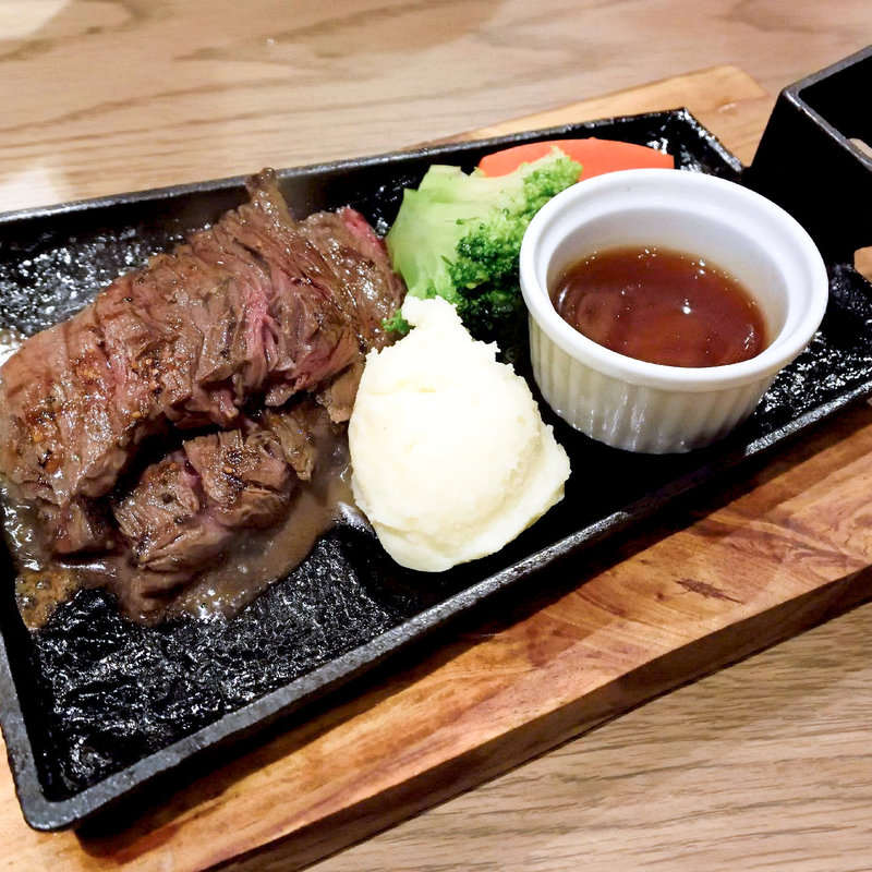 鉄板牛ハラミステーキ定食(LIMIT DISH)