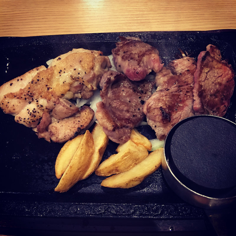 熟成カットステーキ&ハーフチキンステーキ(80g)(ステーキガスト 郡山桑野店  )