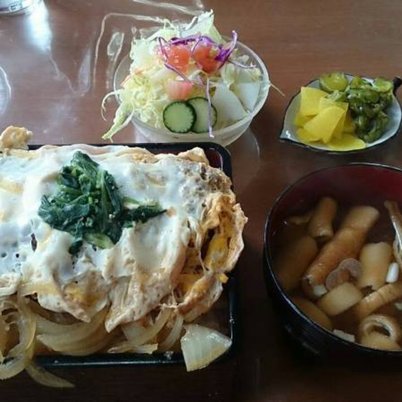 カツ丼(大盛)　(キッチンはっとり )
