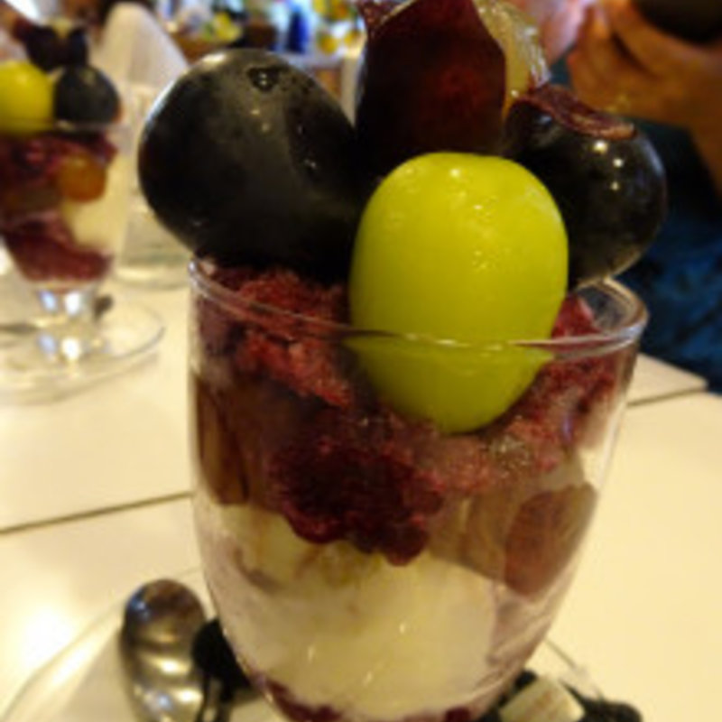 葡萄のパフェ(フルーツパーラーフクナガ )