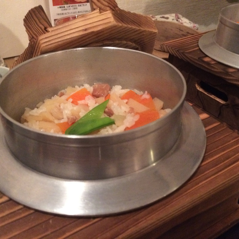 釜飯(神宮前茶寮 こう （ジングウマエサリョウ コウ【旧店名】工房茶庵 巧）)