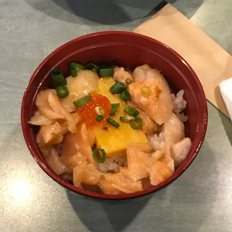 イクラとサーモンの北海丼(けゐとく苑 小平本店)