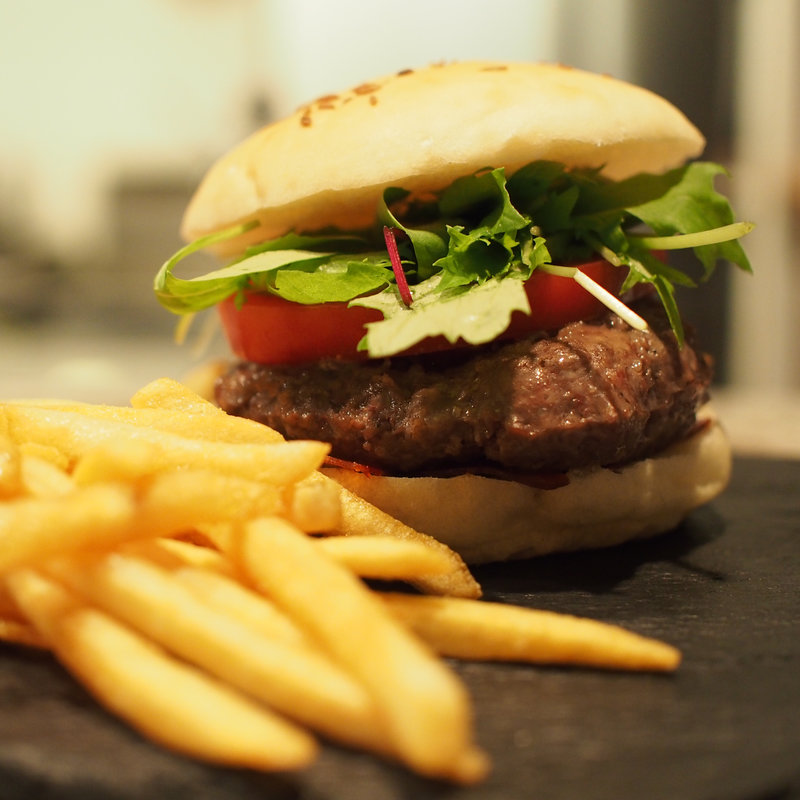 イベリコサラミ入りハンバーガー(チュレタ （CHULETA）)