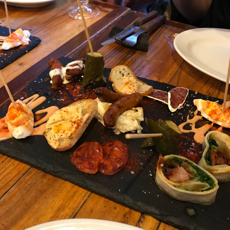 タパスのプレート(チャコールグリル グリーン 馬車道)