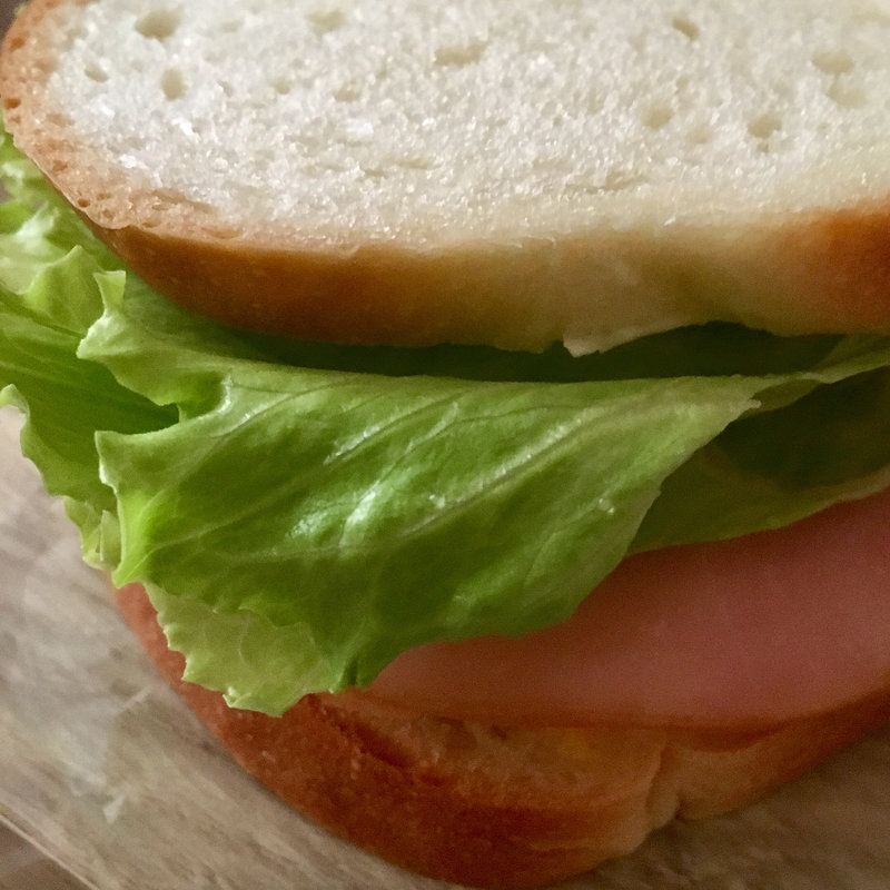 オリーブ食パンサンド ロースハム&タマゴサラダ(ルヴァン・パストリー)