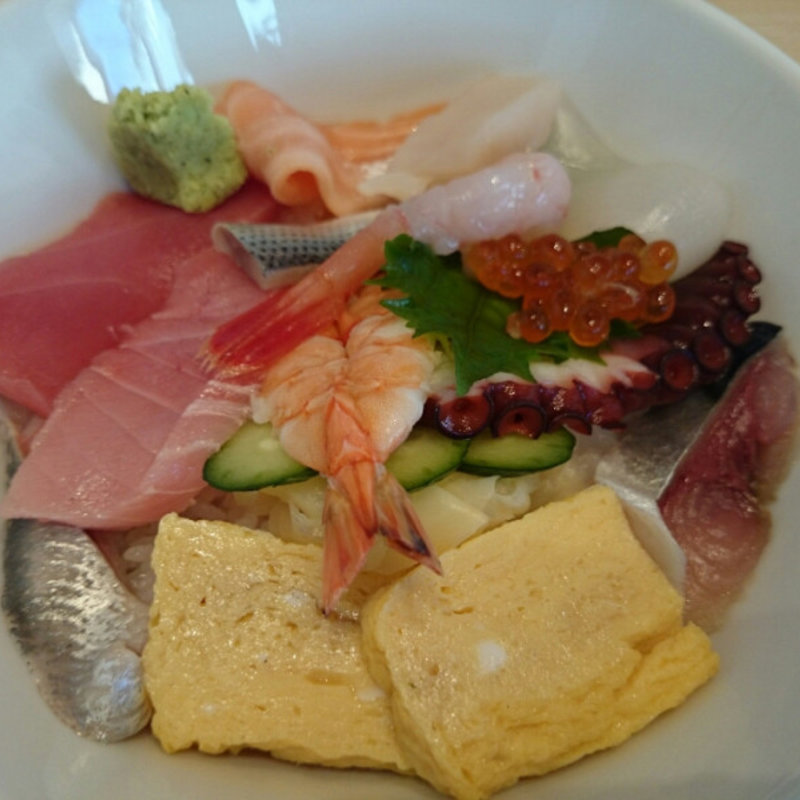 海鮮丼(鮨・神谷)