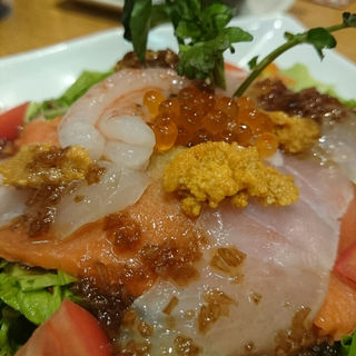 海鮮サラダ(七蔵 （ななくら）)