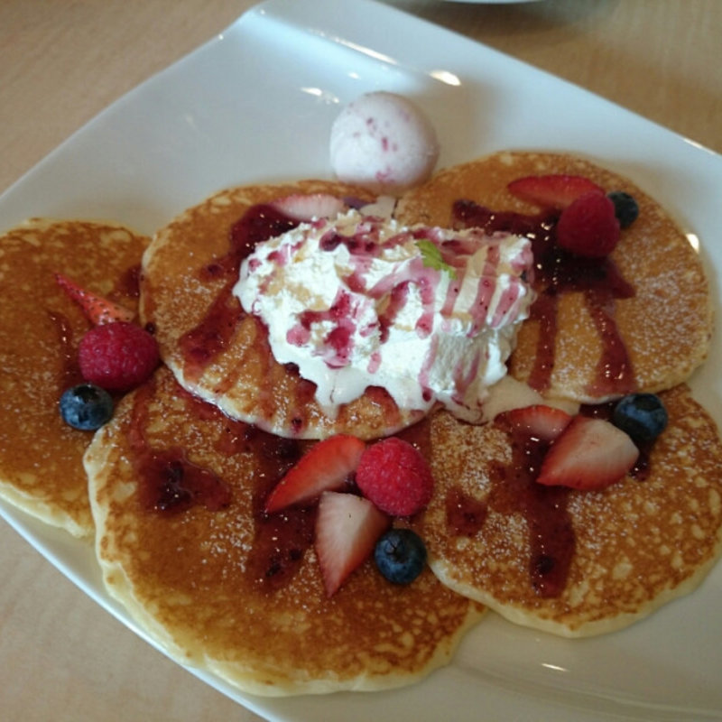 ベリーベリーパンケーキ(カフェドゥスヴェニール （Cafe de　Souvenir）)