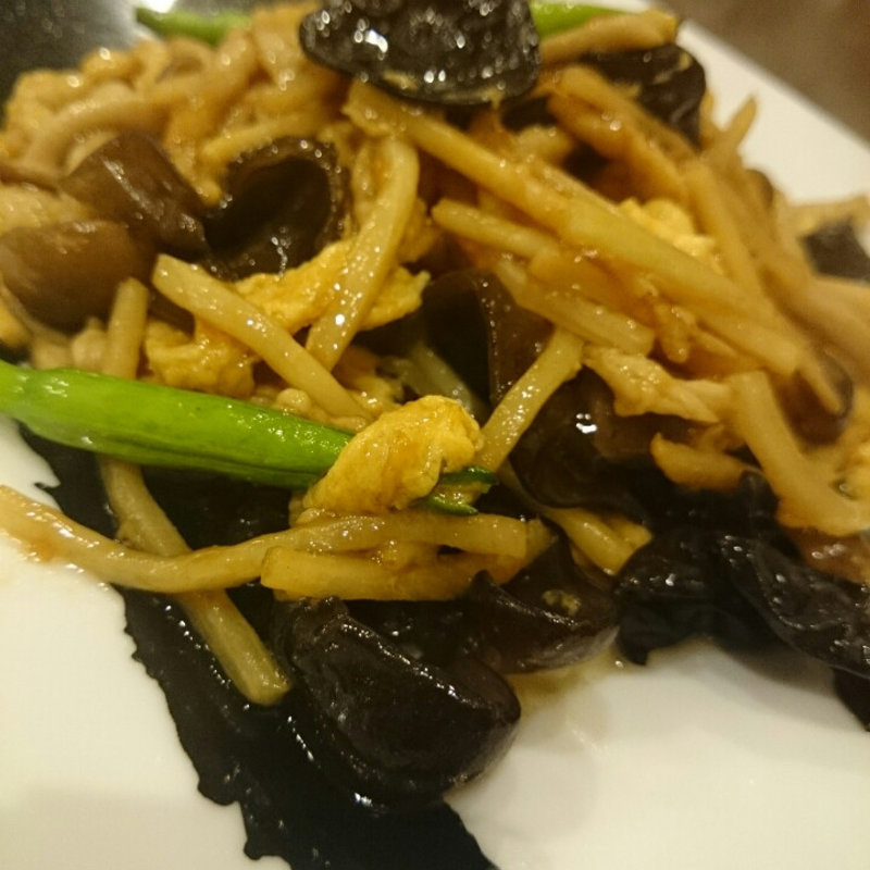 細切り豚肉、木耳、玉子の醤油炒め(菜工房)