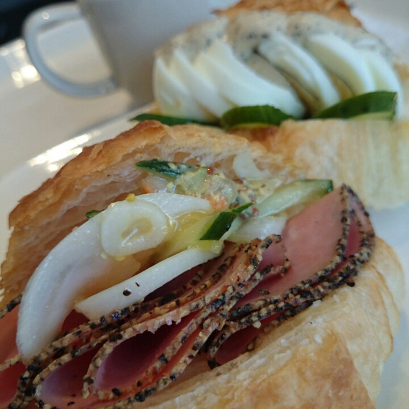 シェルクロワッサンサンドセット(石窯パン工房 サフラン おおたかの森店)