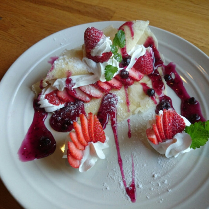 いちごクレープ(木の実)