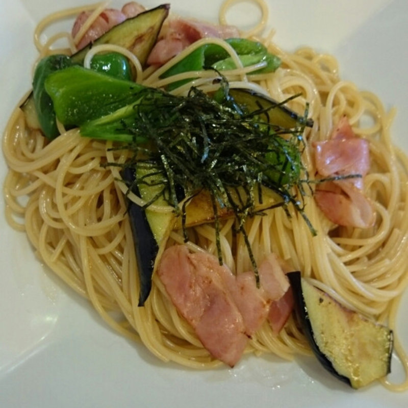 ナスとベーコンとピーマンの醤油味パスタ(cafe&pasta CRESSON)