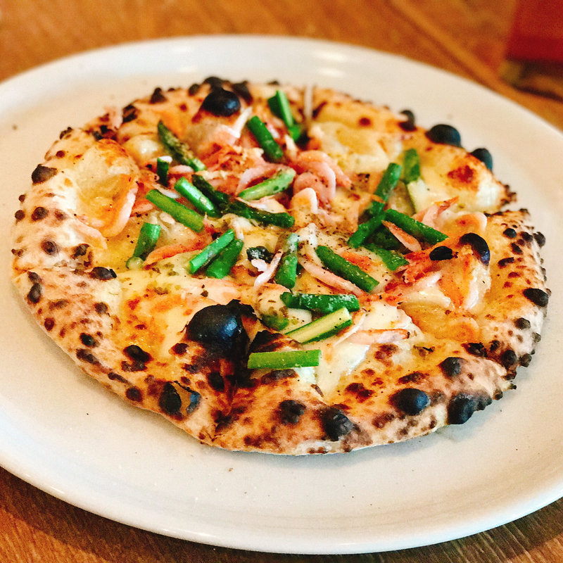 桜えびとアスパラガスのピザ(ピルーチェ （Piluce）)