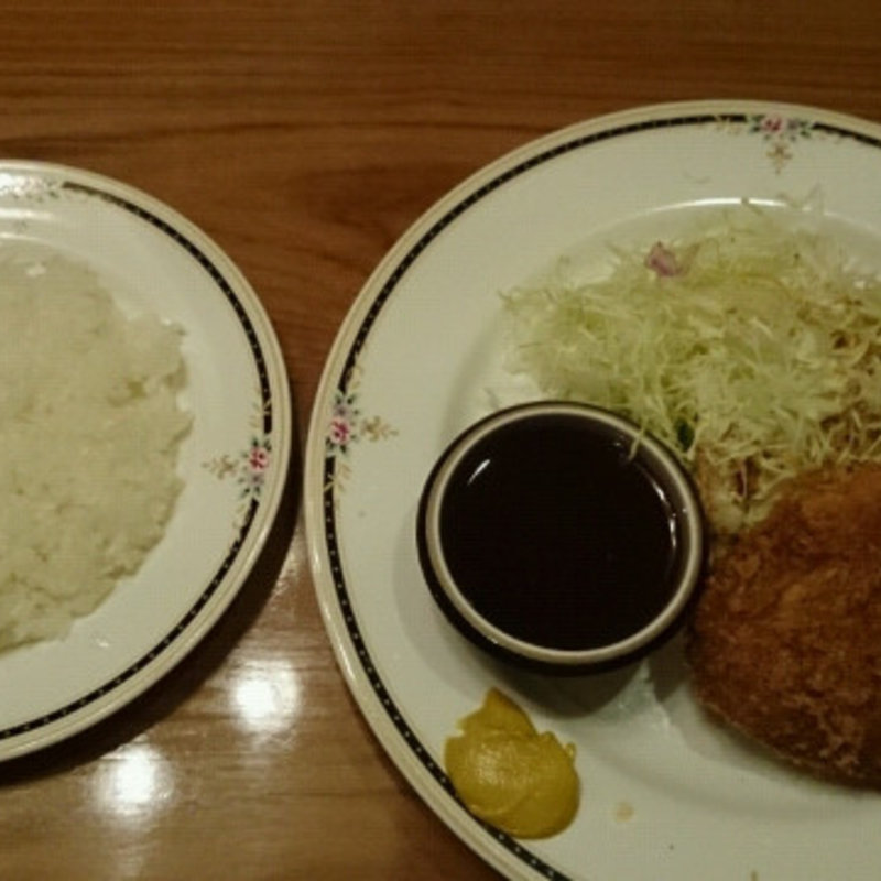 洋食屋さんの大きなメンチカツ(うすけぼー 日比谷店 （USQUEBAUGH）)