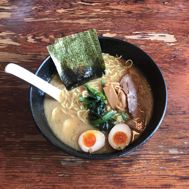 味玉ラーメン（麺大盛り）(究極ラーメン 横濱家 立川店)