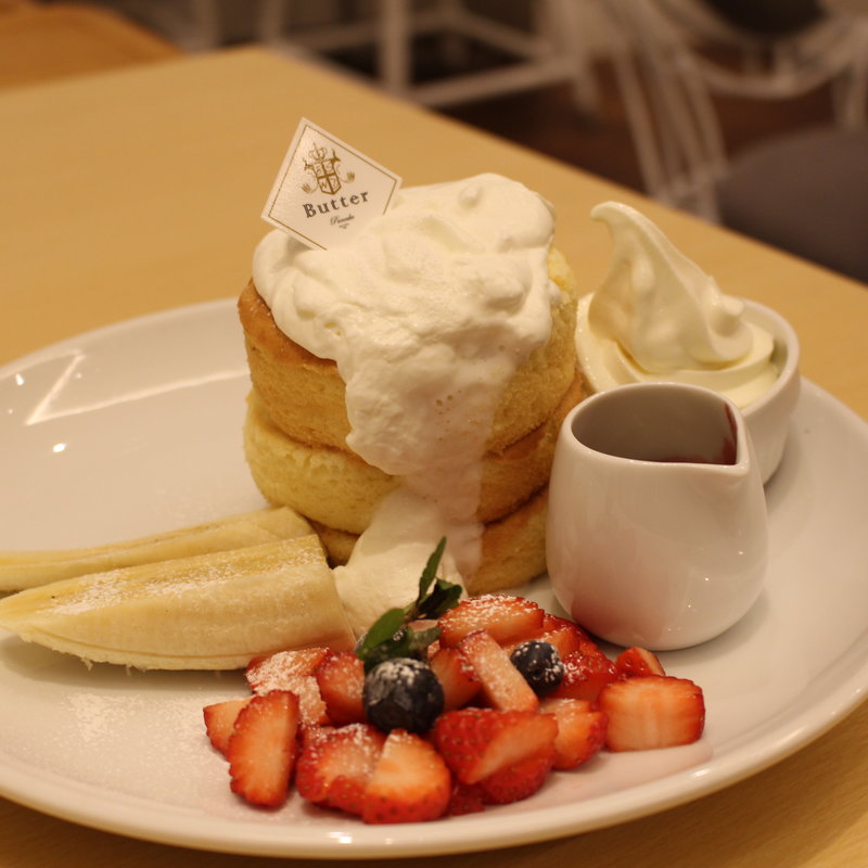 ミックスベリーのホワイトタワー(Butter Premium ららぽーと横浜店)