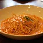 ズワイガニとトマトのパスタ