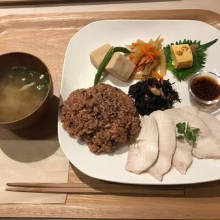 Aランチ(Cafeむすび)