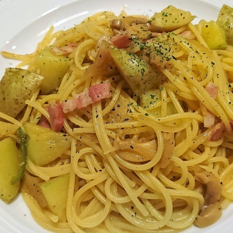 新じゃがとベーコンのバター醤油パスタ(マンジャーレ )