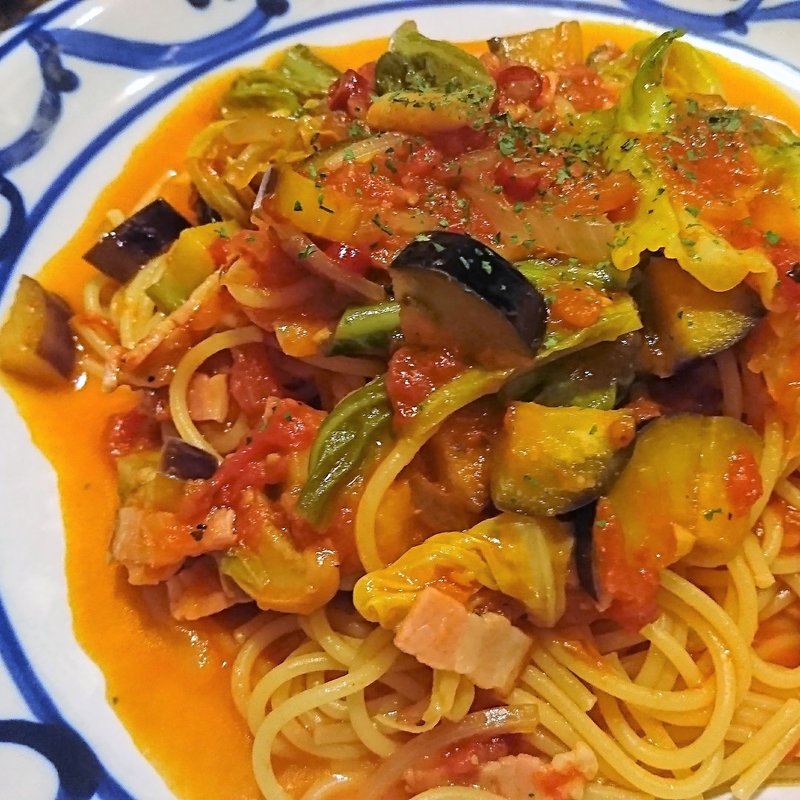春キャベツと茄子の辛口トマトソースパスタ(マンジャーレ )