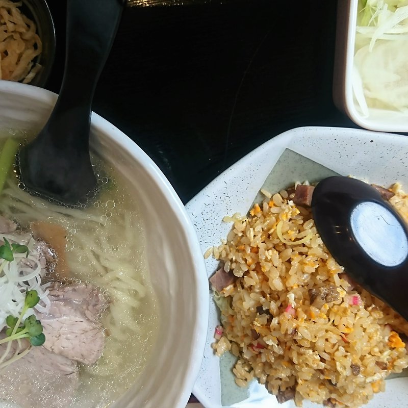 しおチャーシューメン+半チャーハン(手打ちラーメン 月ヶ瀬支店)