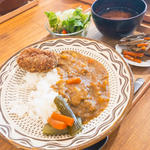 丼定食（カレーライス）(リラックス食堂 HARAJUKU)