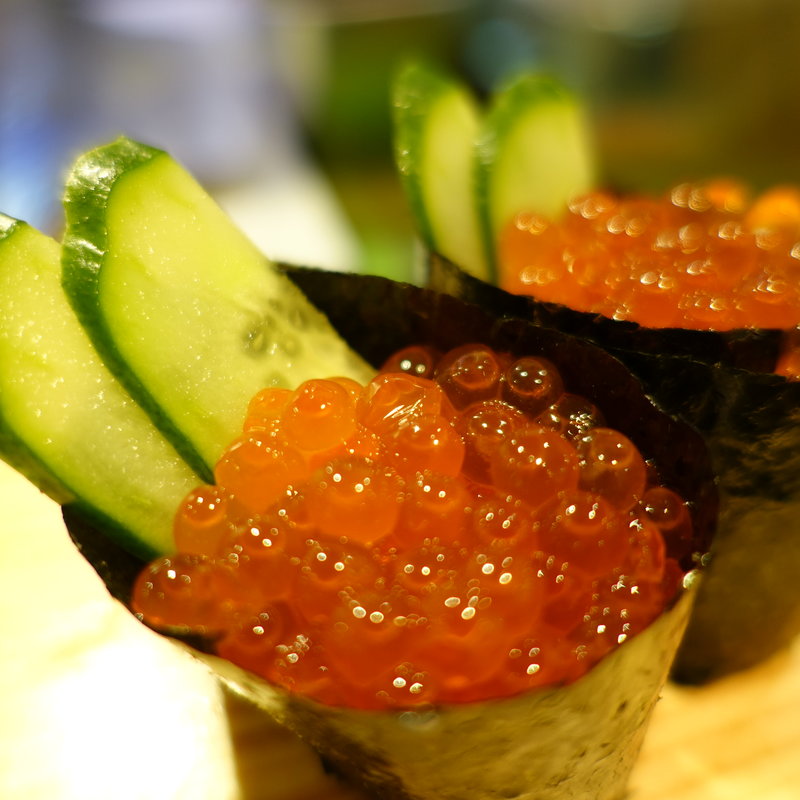 いくら(牡蠣とワイン立喰い すしまる)