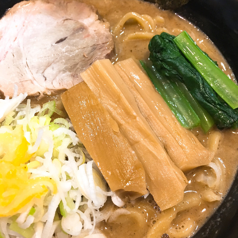 とんこつ醤油 大盛りゆずトッピング(無料)(活龍 水戸米沢店 （カツリュウ）)