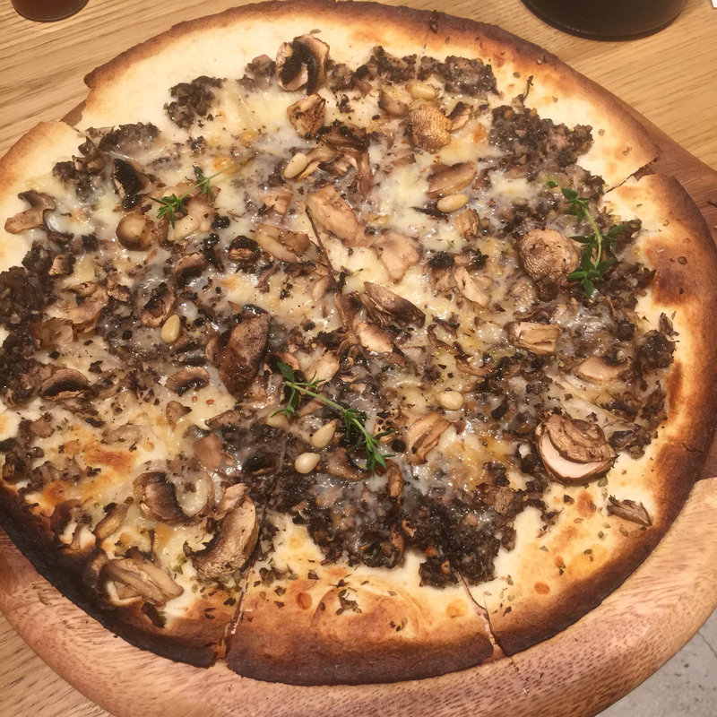 マッシュルーム ピザ(LATTE GRAPHIC 自由が丘店)