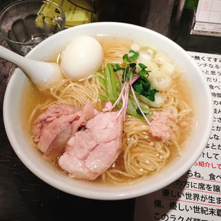 味玉入り塩生姜らー麵(塩生姜らー麺専門店MANNISH 淡路町本店)