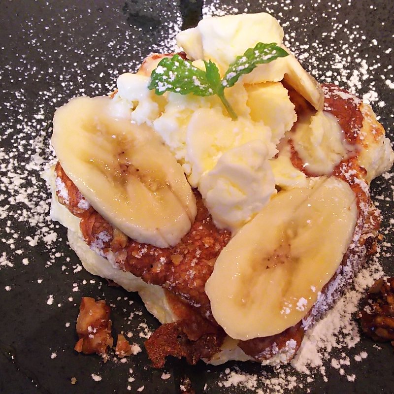 1/2パンケーキ　バナナとウォールナッツ(LATTE GRAPHIC 町田店)