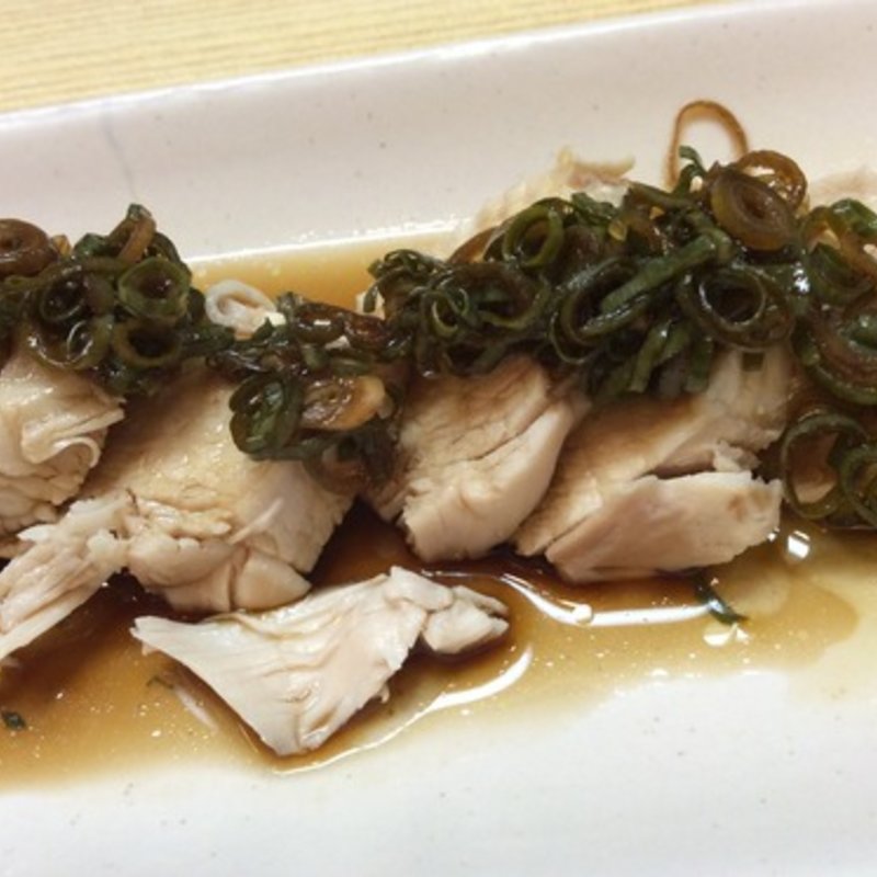 蒸し鶏(パパラチア （PAPARACHIA）)