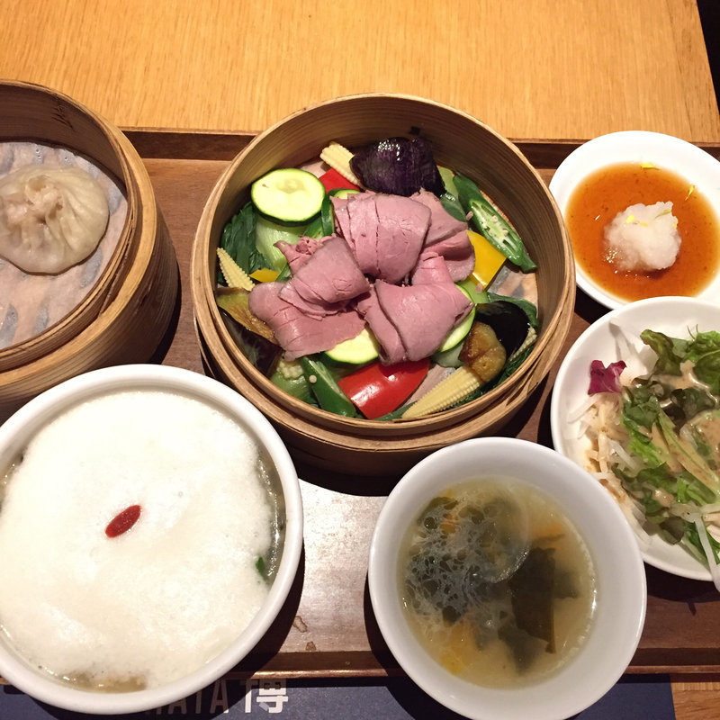 野菜とローストビーフのせいろ蒸し・冷製お粥のセット(龍福小籠堂 NU茶屋町店)