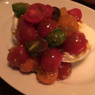 モッツァレラとどっさりプチトマト(ロッツォシチリア)