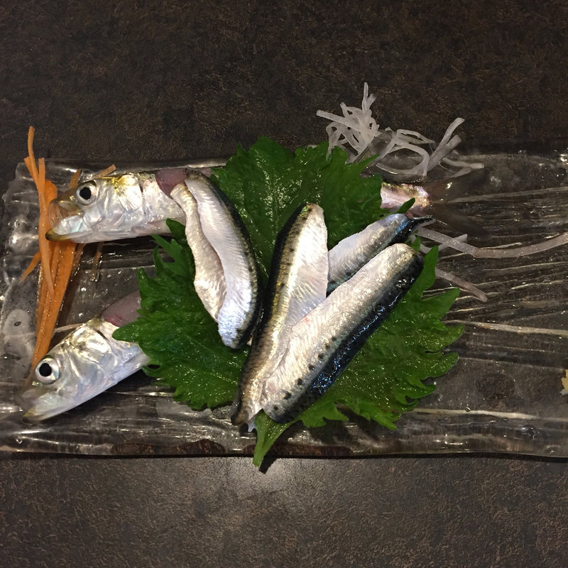 いわしの踊り食い(いわし舟)