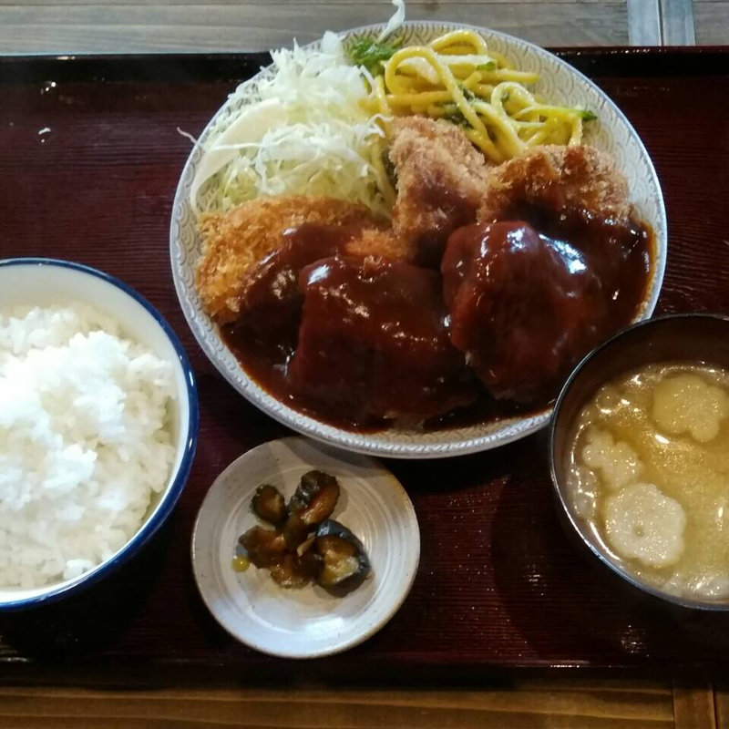 デミチキンカツ定食(太平洋酒場)