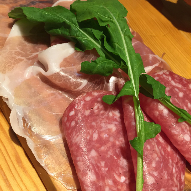 ハンモンセラーノとサラミ(カプリチョーザ ミューズ高槻店)