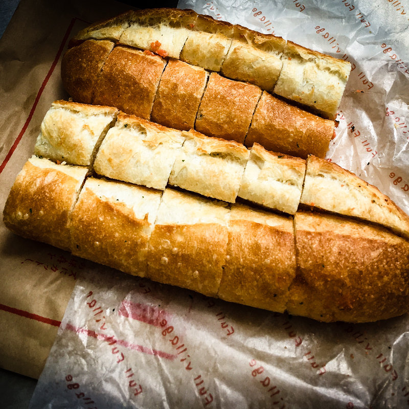 明太フランス(フルフル天神パン工房)