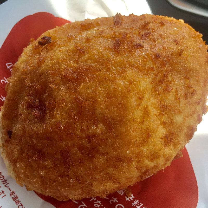 牛肉ゴロゴロカレーパン(ベーカリーピカソ 烏森本店)