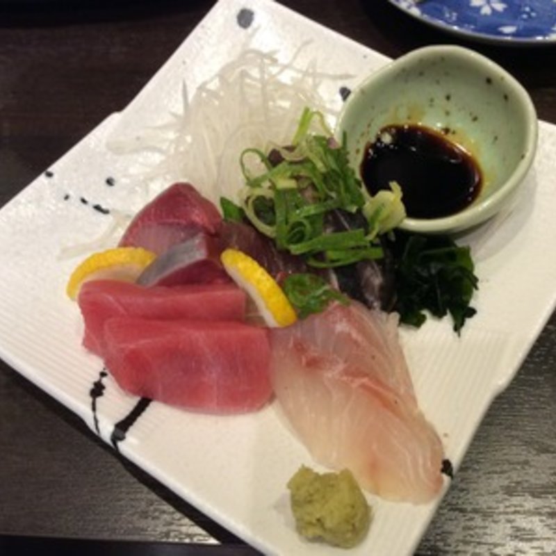 刺身4品盛り合わせ(七津屋 大阪駅前第4ビル店 （ナナツヤ）)