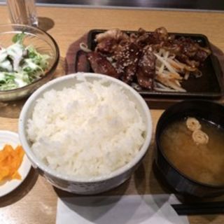 ミックスカルビ＆牛ハラミ定食(天神ホルモン ヨドバシ梅田店 )