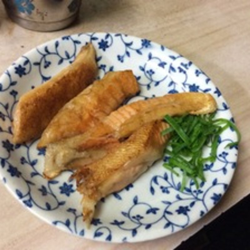 サーモンハラスバター焼き(中島酒店 （なかじまさけてん）)