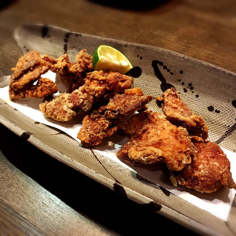 比内地鶏の唐揚げ(和酒和食 恵比寿 黒帯)