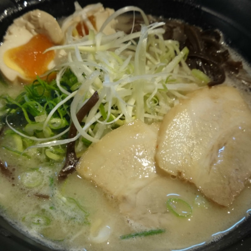 豚骨ラーメン玉子(COLAVOLTA)