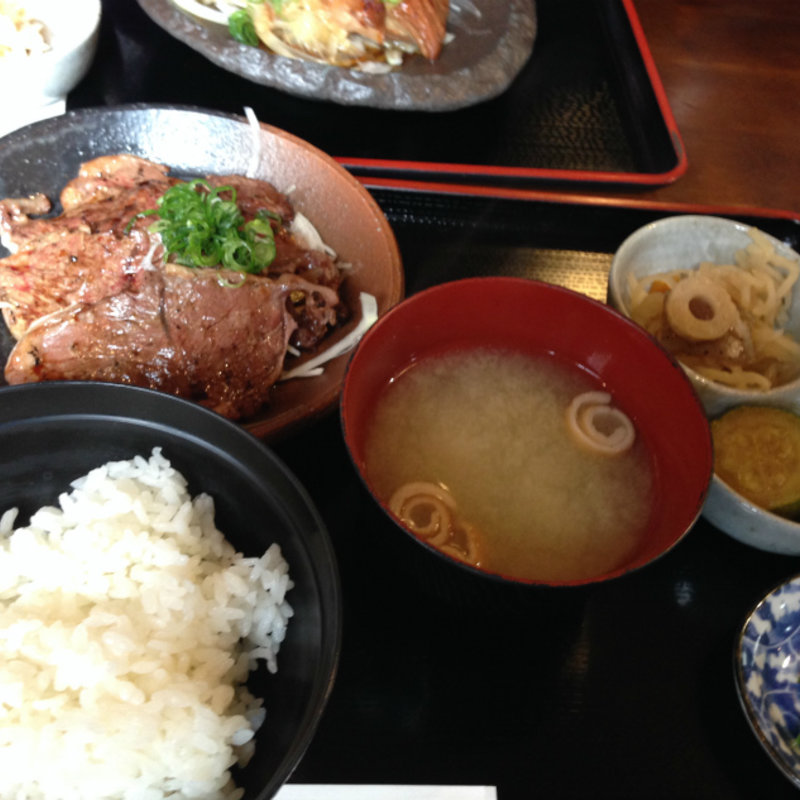 ハラミ焼き定食(炭焼き居酒屋 一風雷蔵)