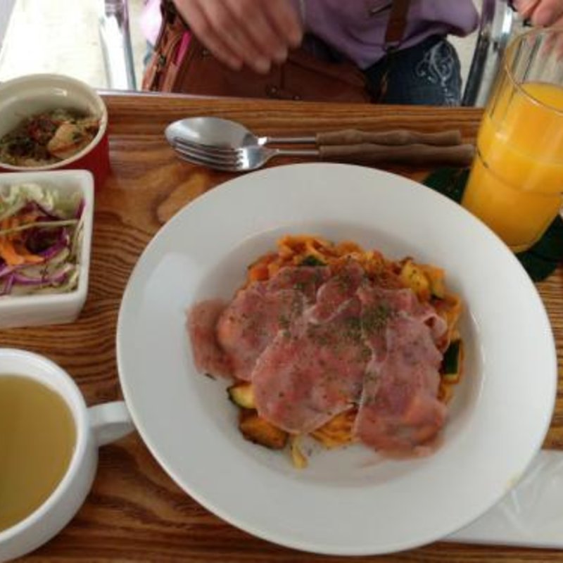 トマトパスタ(UNDERBAR)