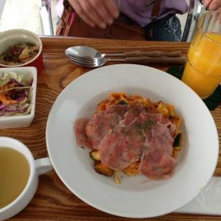 トマトパスタ(UNDERBAR)