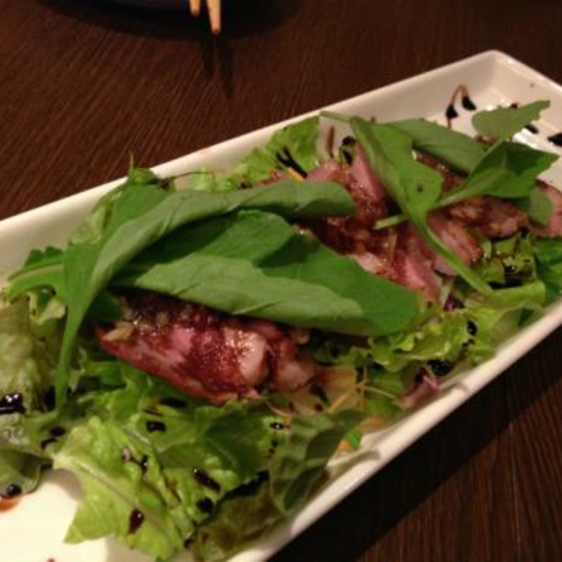 鴨ロースのハニーローストサラダ仕立て バルサミコソース(炭々 （タンタン）)