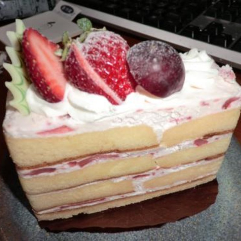 いちごいちご(トト洋菓子店)